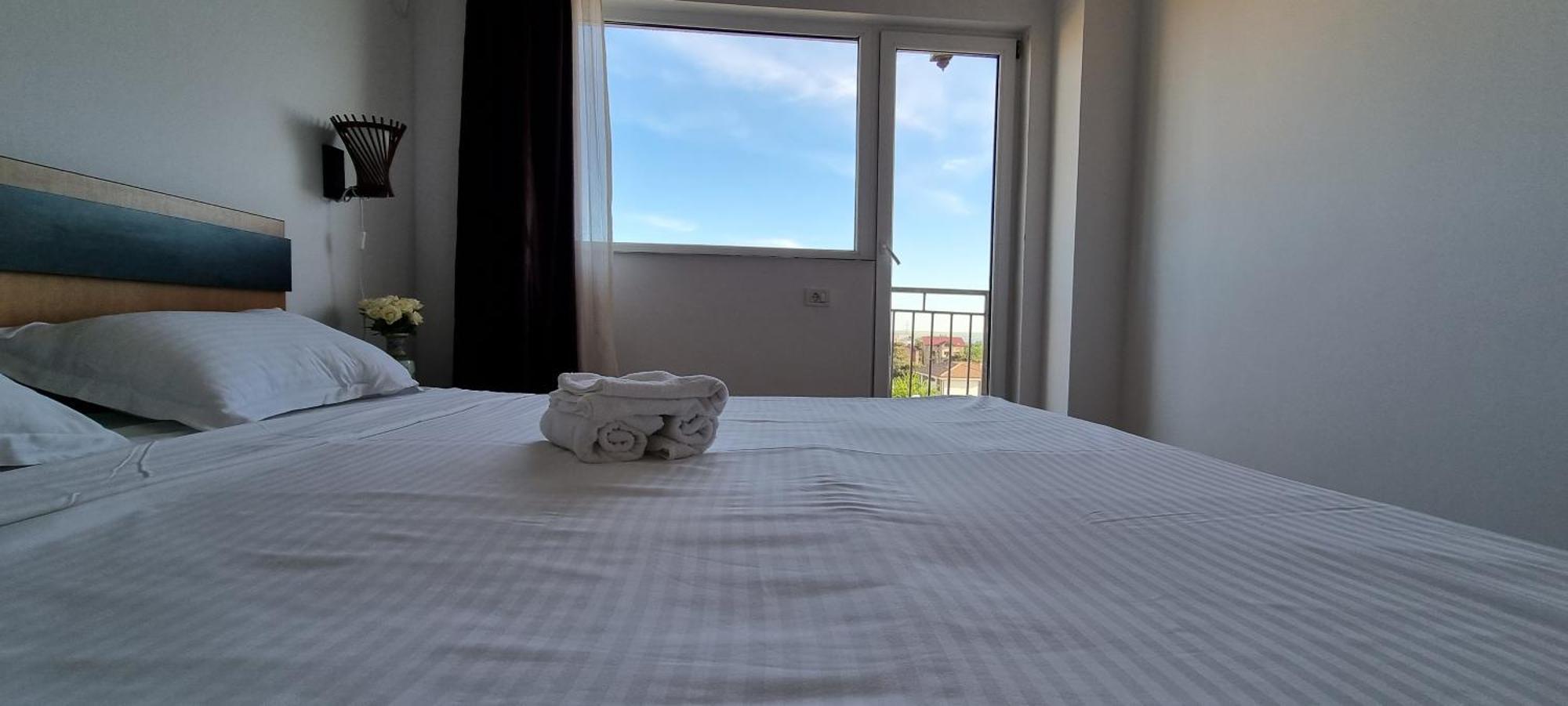 Hotel Blue Sky Resort Eforie Nord Exteriör bild